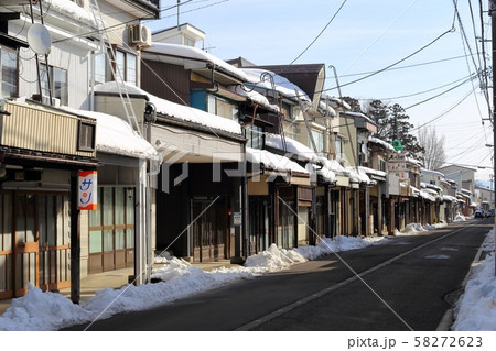 新潟　上越市高田　雁木のある風景 58272623