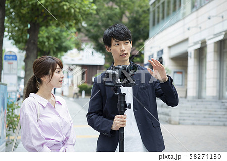 カメラマン　モデル　撮影　指示　ビジネス 58274130