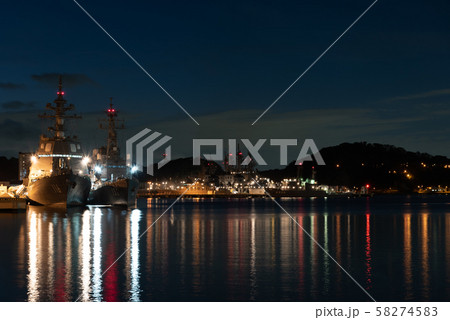 横須賀軍港の夜景 横須賀軍港の夜景 58274583