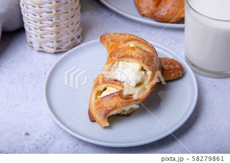 Bagels with cottage cheese. Homemade baking. 58279861