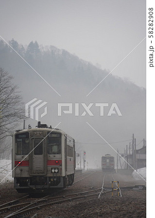 留萌本線 峠下 すれ違い 留萌本線 峠下 すれ違い 58282908