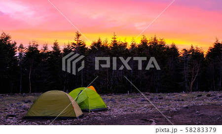 八ヶ岳登山:青年小屋テント場の夕暮れ 八ヶ岳登山:青年小屋テント場の夕暮れ 58283379