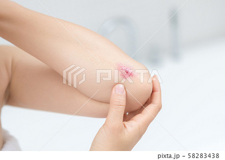 a thirty-something woman 58283438