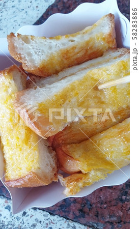 Steamed Butter Buns at food market or restaurant Steamed Butter Buns at food market or restaurant 58283886