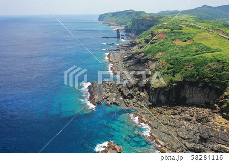 与那国島の東崎展望台付近上空から 58284116