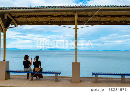 夏の愛媛  JR下灘駅からみる伊予灘 58284671