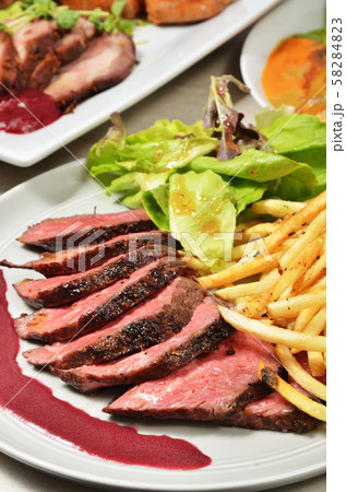Roasted beef 58284823