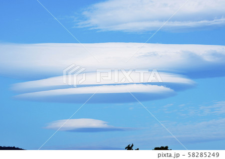 レンズ雲 レンズ雲 58285249