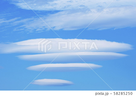 レンズ雲 58285250