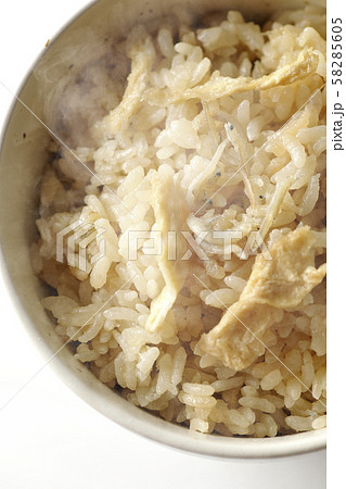 シラスと油揚げの炊き立て炊き込みご飯 シラスと油揚げの炊き立て炊き込みご飯 58285605