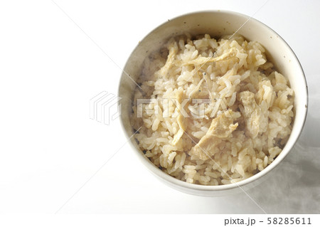 シラスと油揚げの炊き立て炊き込みご飯 58285611