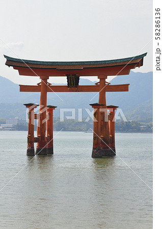 海上の大鳥居（厳島神社／広島県廿日市市宮島町） 58286136