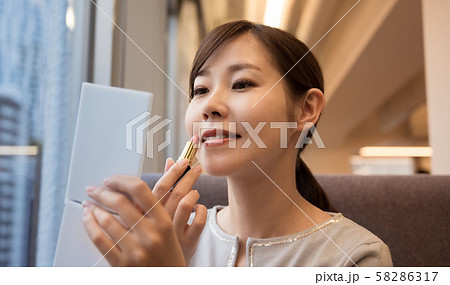 女性 58286317