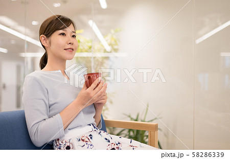 女性 58286339