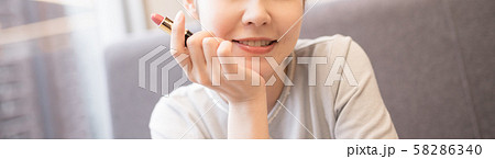 女性 58286340