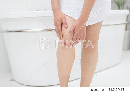 a thirty-something woman 58290454