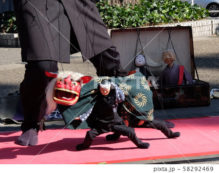 獅子舞 : 操り人形による獅子舞 58292469