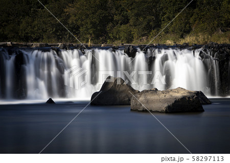 ジクタン滝 滝 岩 58297113