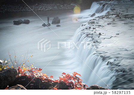 ジクタン滝 滝 岩 58297135