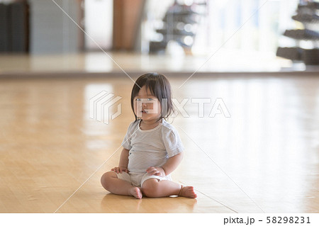 1 year old 1 year old 58298231
