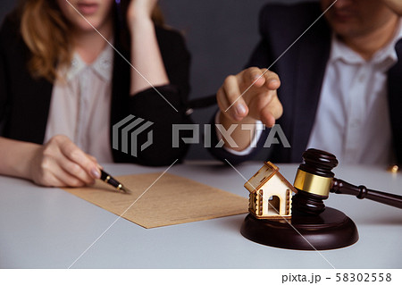 Judge gavel deciding on marriage divorce Judge gavel deciding on marriage divorce 58302558