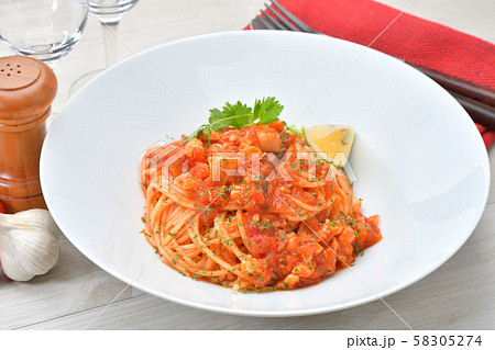 魚介類のラグー（トマト煮込み）ソースのパスタ。真鯛、海老、帆立ミンチのラグーソース（トマト）です。 58305274