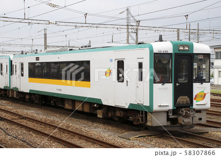 酒田に留置中の陸羽西線キハ110 58307866