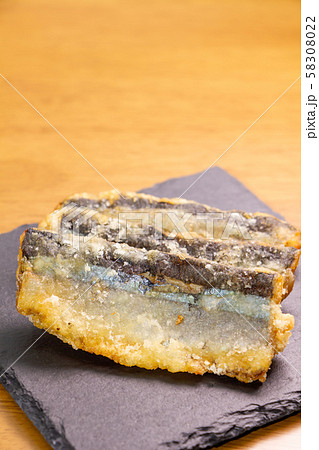 さんまの竜田揚げ。(スレートプレート上) さんまの竜田揚げ。(スレートプレート上) 58308022