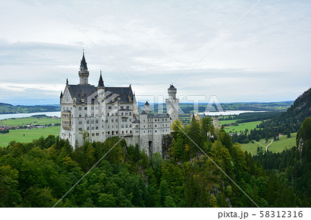 ノイシュバンシュタイン城 ドイツ ノイシュバンシュタイン城 ドイツ 58312316