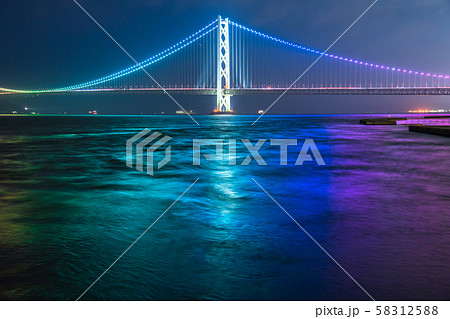 《兵庫県》明石海峡大橋の夜景 《兵庫県》明石海峡大橋の夜景 58312588