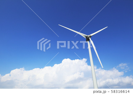 未来へと向かう風力発電と青空(Wind Power Station) 未来へと向かう風力発電と青空(Wind Power Station) 58316614