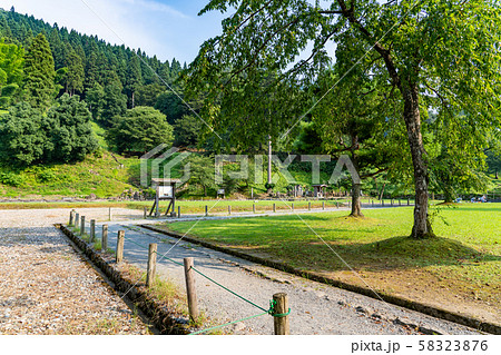 福井県　一乗谷朝倉氏遺跡　菩提寺の中庭 58323876