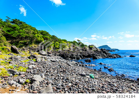 鐙瀬(あぶんぜ)溶岩海岸　【長崎県五島市】 58324184