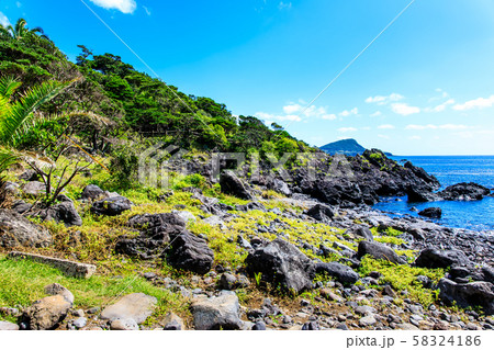 鐙瀬(あぶんぜ)溶岩海岸　【長崎県五島市】 58324186