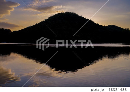 宝ヶ池の夕景 58324488