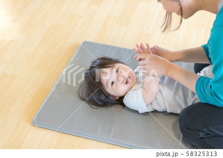 1 year old 1 year old 58325313