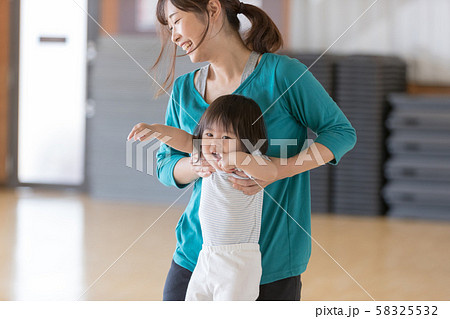 1 year old 1 year old 58325532