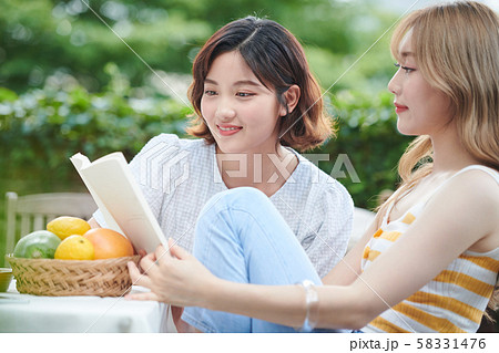 女性 ライフスタイル 休日 女性 ライフスタイル 休日 58331476