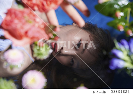 女性 ビューティー 花 女性 ビューティー 花 58331822