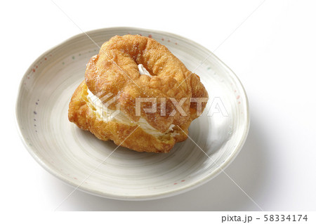 シュークリーム　ドーナッツ 58334174