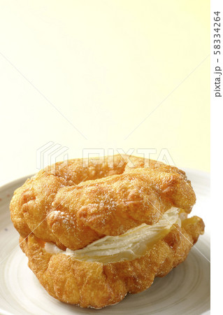 シュークリーム　ドーナッツ 58334264