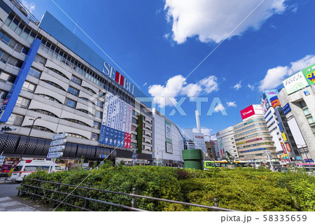 池袋駅東口の風景 池袋駅東口の風景 58335659