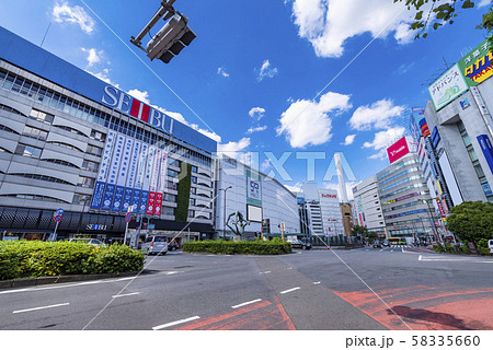 池袋駅東口の風景 58335660