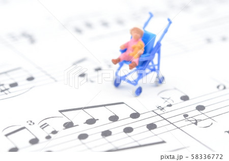 楽譜と子供 楽譜と子供 58336772