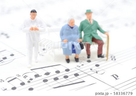 楽譜と人物 楽譜と人物 58336779