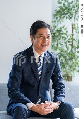 40代　ビジネスマン 58336836
