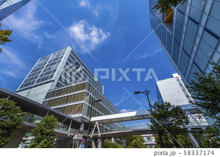 北千住駅東口 電大通りの風景 58337174