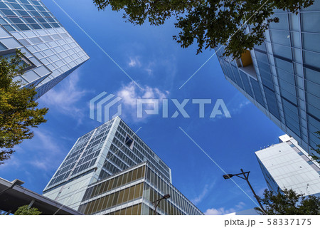 北千住駅東口 電大通りの風景 58337175