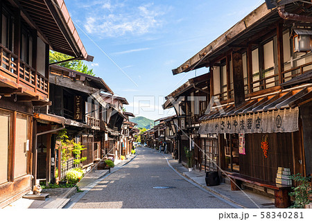 長野県 朝の奈良井宿 古い町並みの写真素材