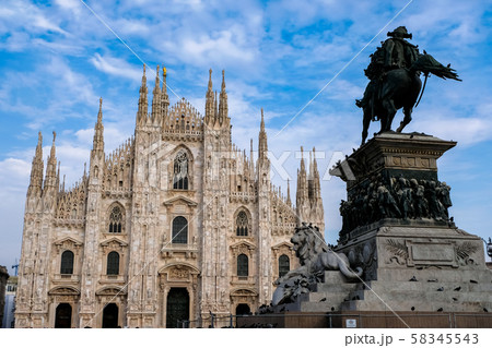 ミラノ大聖堂 ドゥオモ 58345543